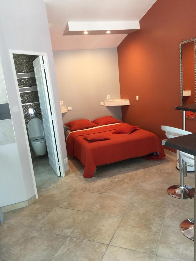 Dependance Individuelle Apartamento Nans-les-Pins Exterior foto